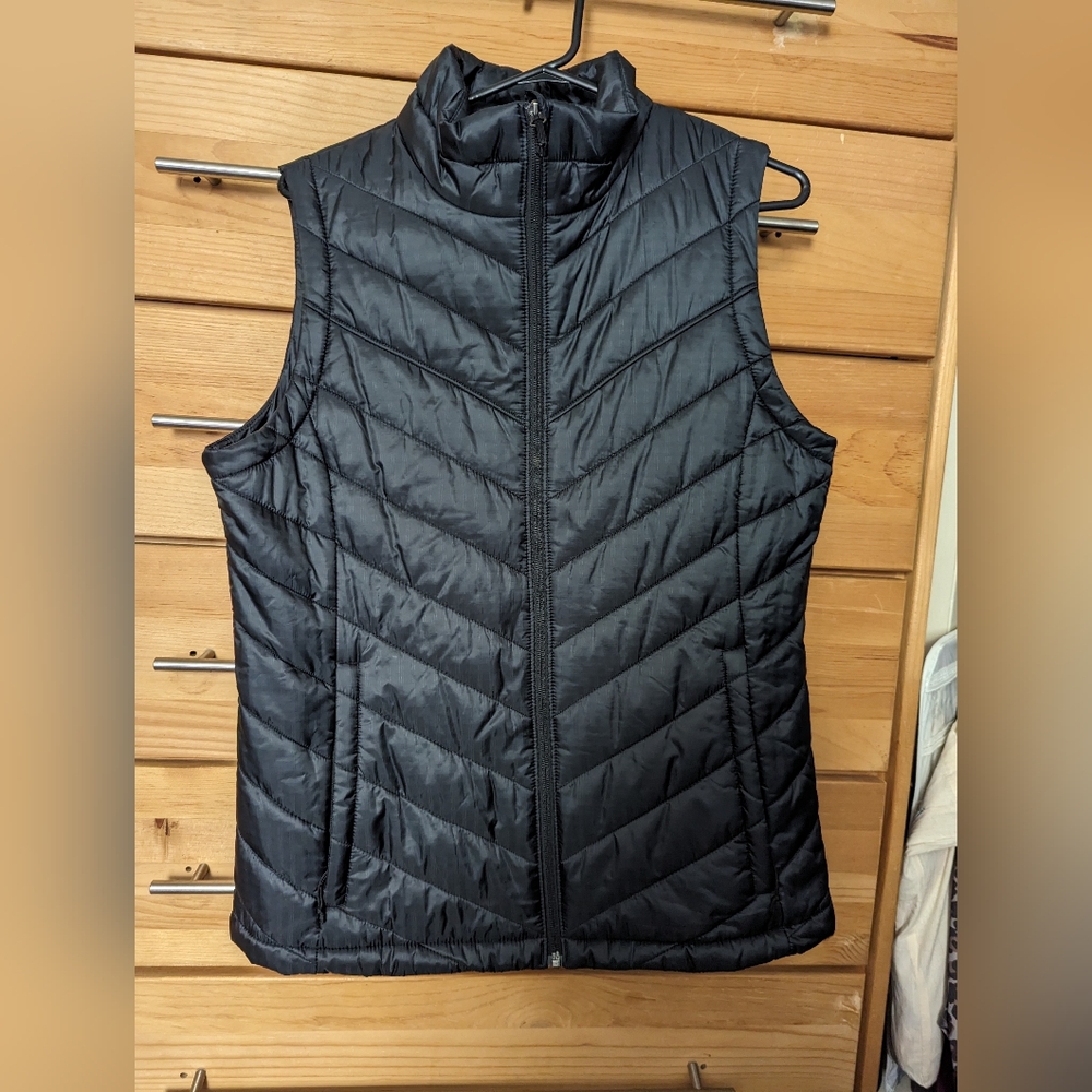 Columbia puff vest. Black size large